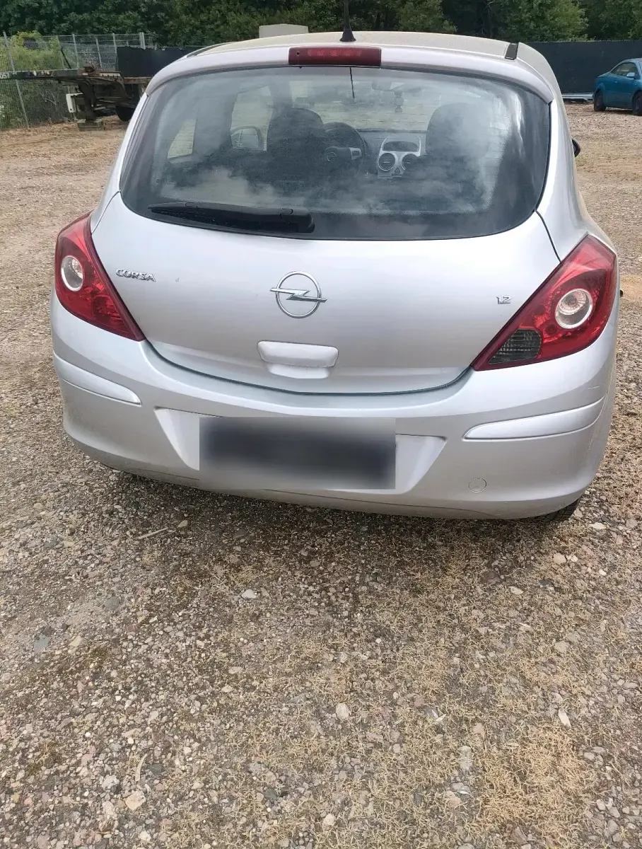 Używany Opel Corsa 80 KM (58 kW) 2007 Srebrny Hatchback