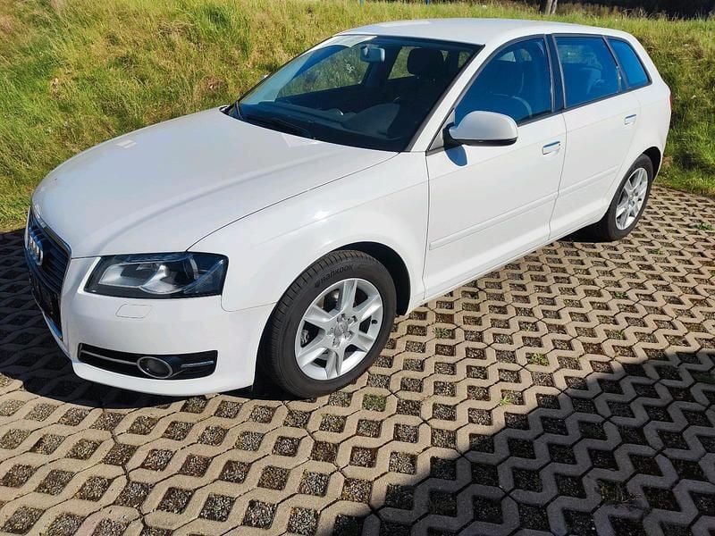 Second-hand Audi A3 105 CP (77 kW) 2012 Alb Hatchback
