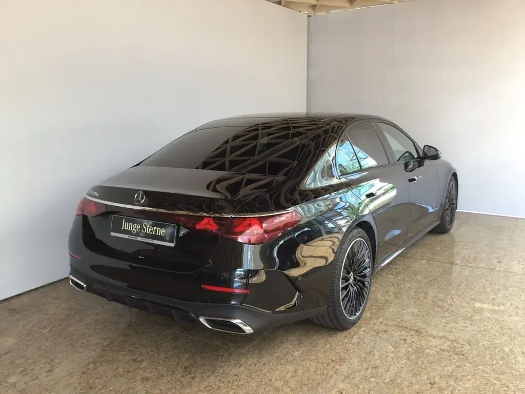 Gebraucht Mercedes E220 AMG Line Premium 197 PS (144 kW) 2025 Lack obsidianschwarz Limousine