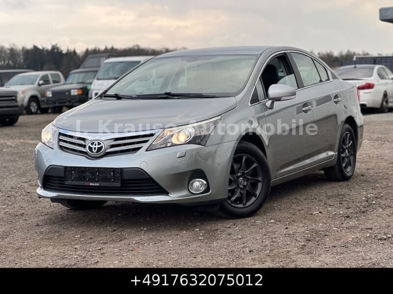 Silber Gebraucht 2014 Toyota Avensis Executive Limousine | 11.999 € (Fairer Preis) - Bild 1/4