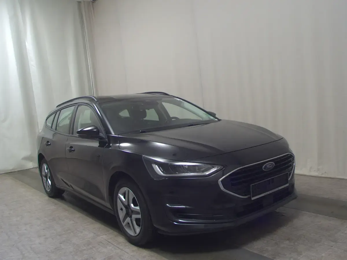 Usado Ford Focus Style 120 CV (88 kW) 2023 Negro Berlina