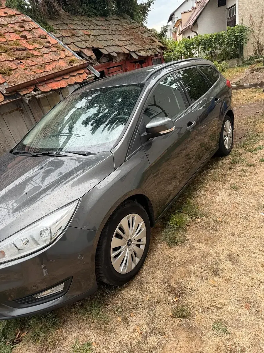 Gebraucht Ford Focus 125 PS (91 kW) 2017 Grau Kombi