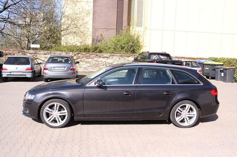 Gebraucht Audi A4 Attraction 120 PS (88 kW) 2009 Grau Kombi