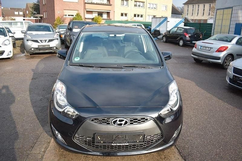 Gebraucht Hyundai ix20 Classic 90 PS (66 kW) 2016 Schwarz Kleinwagen