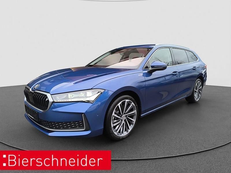 Blau Gebraucht 2024 Skoda Superb LAURIN & KLEMENT Kombi | 47.490 € (Fairer Preis) - Bild 1/4