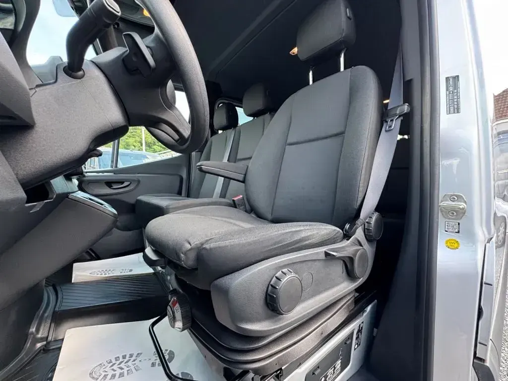 Gebraucht Mercedes Sprinter 163 PS (119 kW) 2019 Silber Van