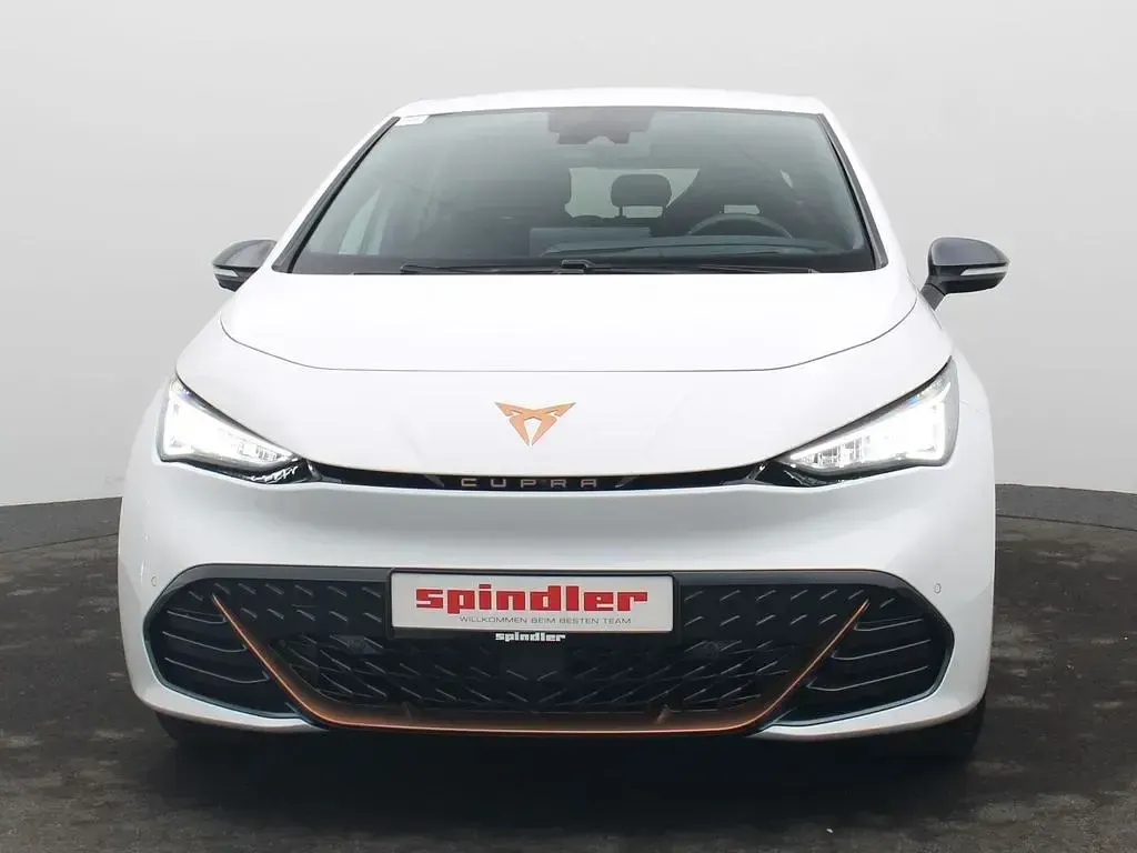 Gebraucht Cupra Born e-Boost 169 kW (231 PS) 2025 Eisweiß Kleinwagen