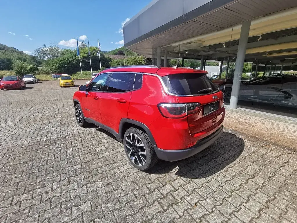 Gebraucht Jeep Compass Limited 120 PS (88 kW) 2019 Rot SUV