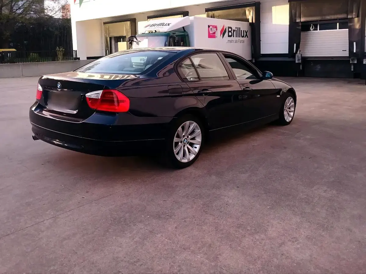 Second-hand BMW 320 150 CP (110 kW) 2006 Berlinǎ