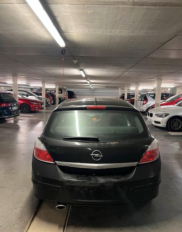 Gebraucht Opel Astra 170 PS (125 kW) 2005 Schwarz Limousine