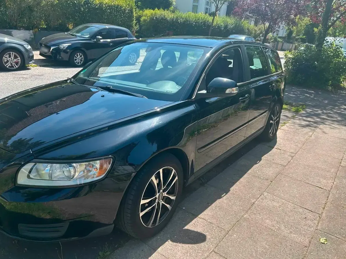 Gebraucht Volvo V50 114 PS (83 kW) 2010 Schwarz Kombi