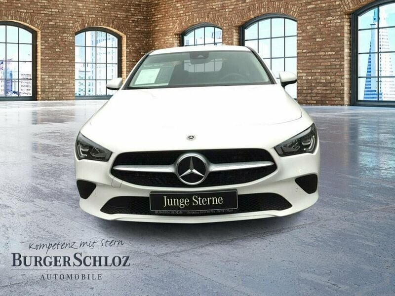 Gebraucht Mercedes CLA250e 160 PS (117 kW) 2022 Weiß Limousine
