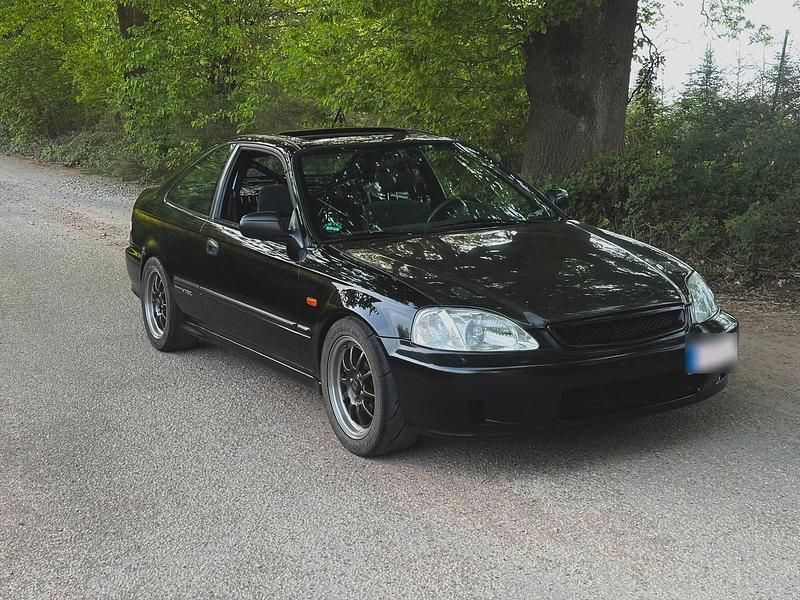 Usata Honda Civic 105 CV (77 kW) 2000 Nero Coupé