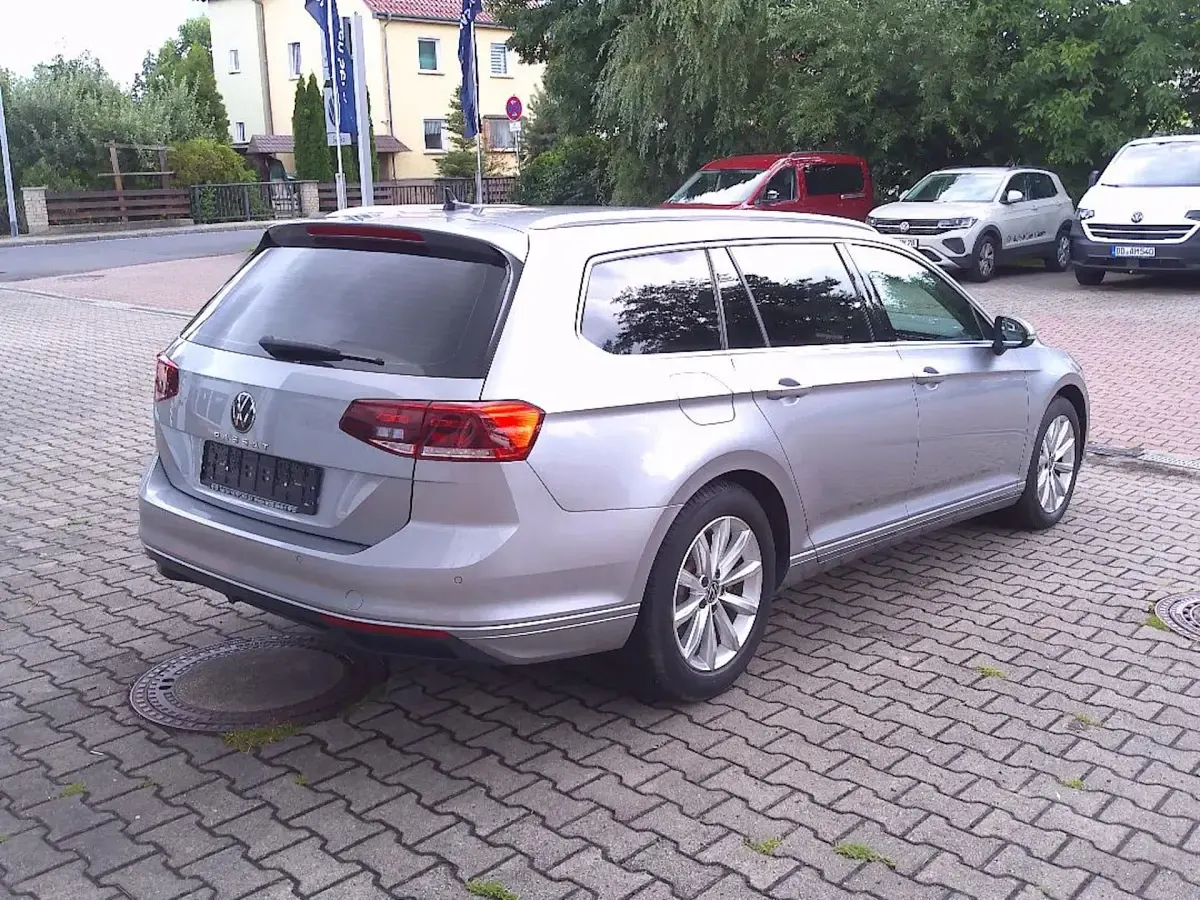 Gebraucht VW Passat Business 150 PS (110 kW) 2021 Pyritsilber metallic Kombi