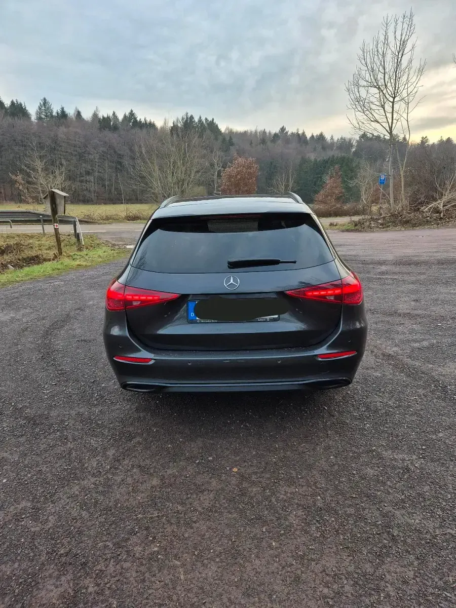 Gebraucht Mercedes C200 204 PS (150 kW) 2023 Schwarz Kombi