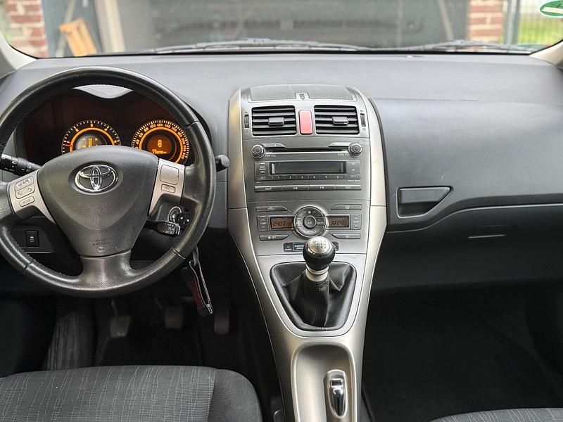 Schwarz Gebraucht 2008 Toyota Auris Limousine | 4.300 € - Bild 1/4