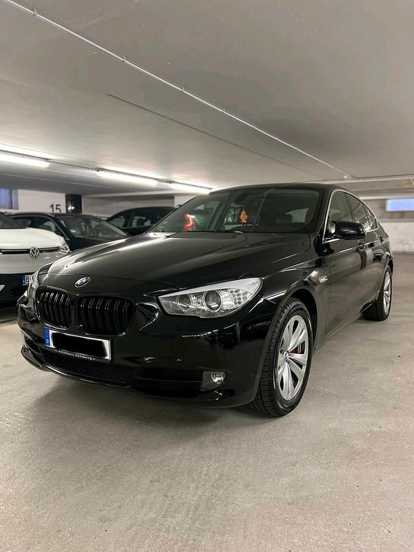Schwarz Gebraucht 2011 BMW 530 Gran Turismo Limousine | 9.500 € (Superpreis) - Bild 1/4
