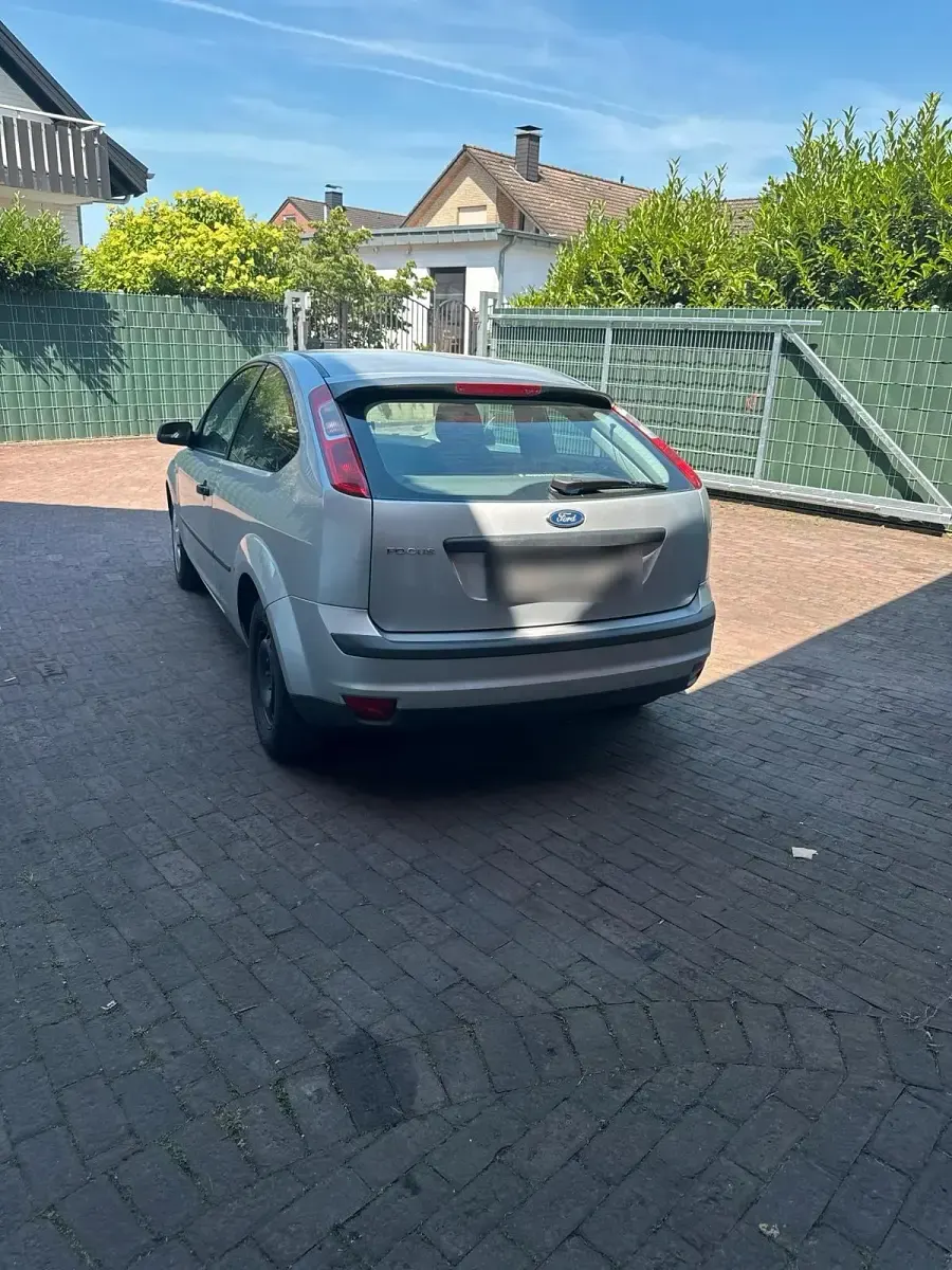 Gebraucht Ford Focus 80 PS (58 kW) 2005 Silber