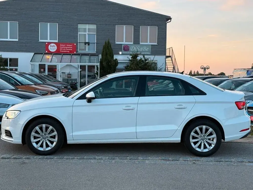 Gebraucht Audi A3 Sport 116 PS (85 kW) 2018 Weiß Limousine