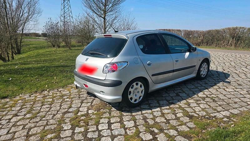 Gebraucht Peugeot 206 88 PS (64 kW) 2006 Silber Kleinwagen