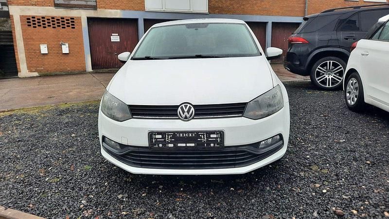 Gebraucht VW Polo Trendline 60 PS (44 kW) 2015 Weiß Kleinwagen