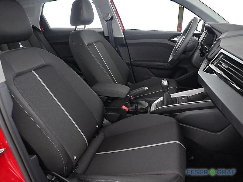 Gebraucht Audi A1 Sportback Comfort 95 PS (69 kW) 2025 Progressivrot metallic mythosschwarz met allic Kleinwagen