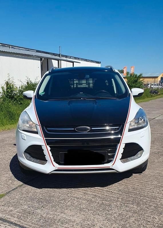 Gebraucht Ford Kuga Titanium 140 PS (102 kW) 2014 Weiß SUV