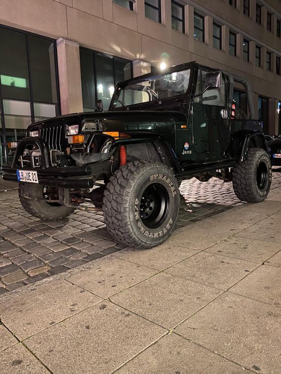 Schwarz Gebraucht 1995 Jeep Wrangler SUV | 21.900 € - Bild 1/4