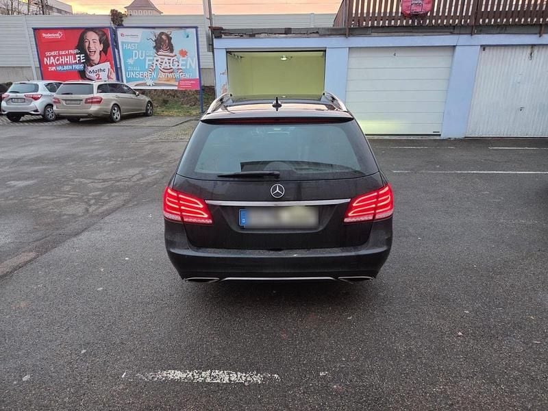 Gebraucht Mercedes E250 Avantgarde 211 PS (155 kW) 2015 Schwarz Kombi