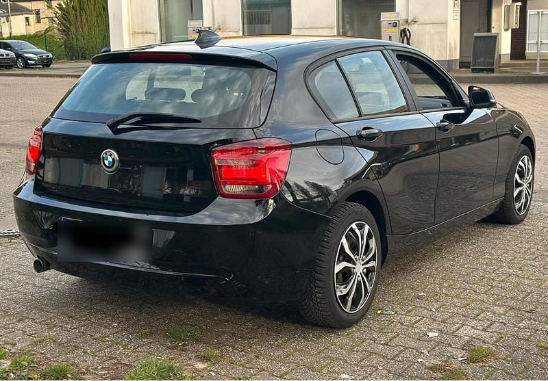 Gebraucht BMW 114 95 PS (69 kW) 2014 Schwarz Kleinwagen