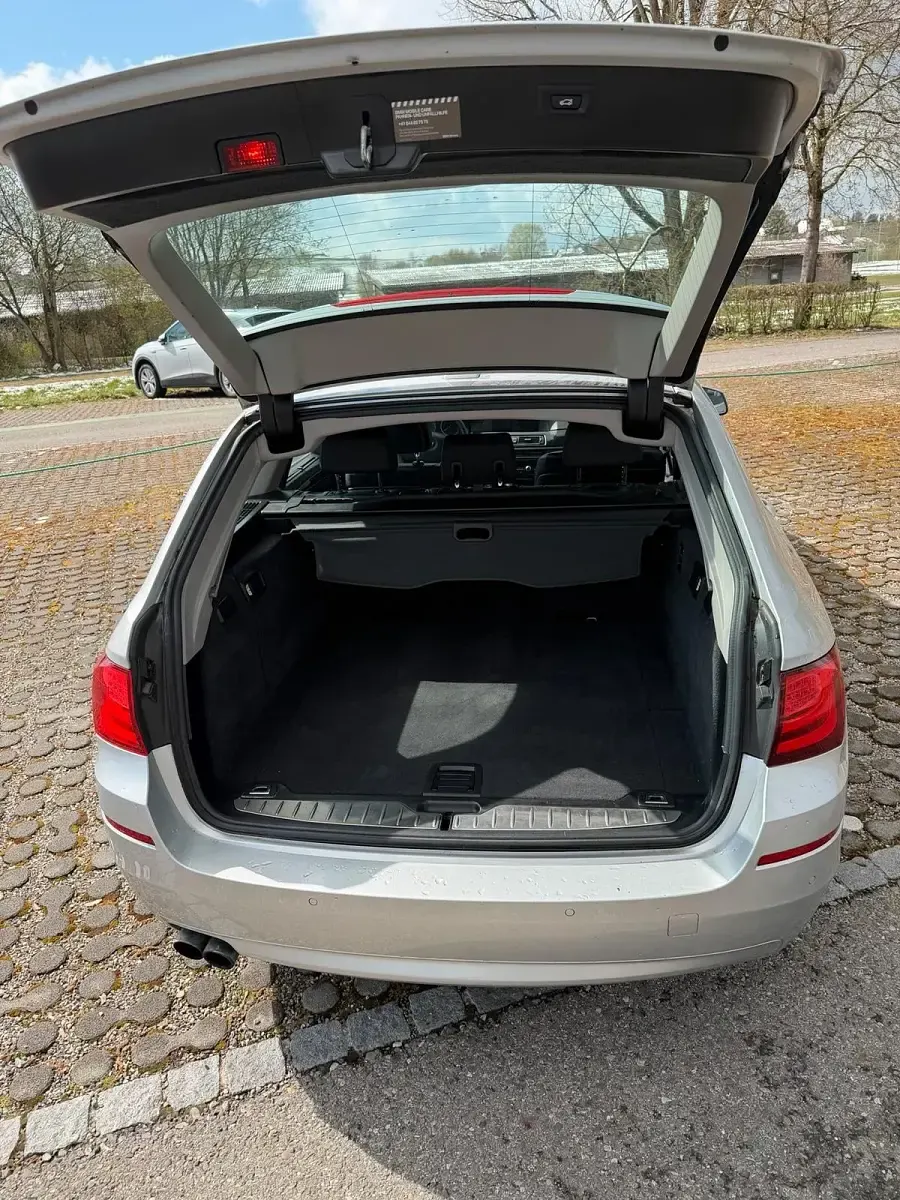 Gebraucht BMW 528 245 PS (180 kW) 2012 Silber Kombi