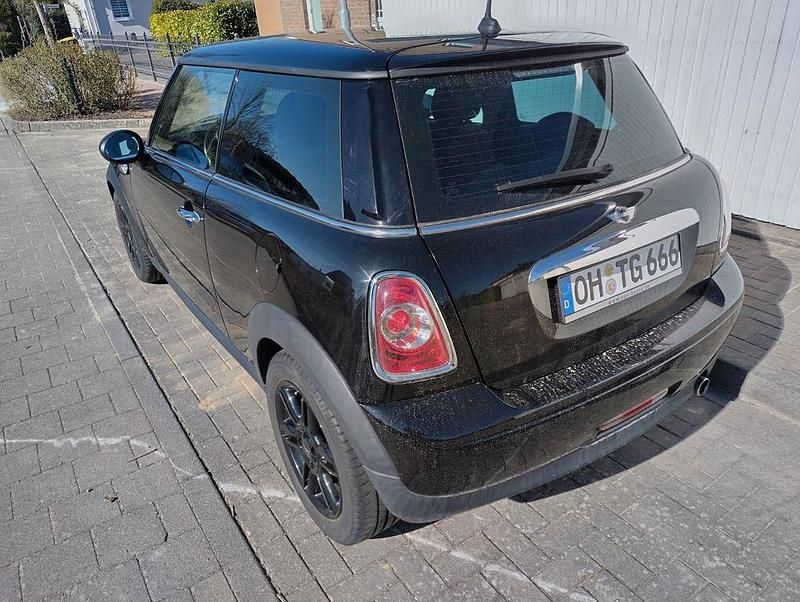 Gebraucht Mini ONE Brick Lane 75 PS (55 kW) 2013 Schwarz Kleinwagen