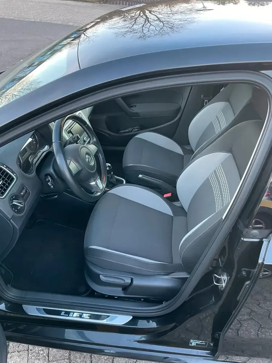 Gebraucht VW Polo Life 69 PS (50 kW) 2014 Schwarz Kleinwagen