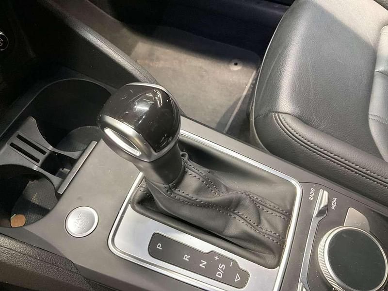 Grau Gebraucht 2021 Audi Q2 SUV | 22.000 € (Fairer Preis) - Bild 1/4