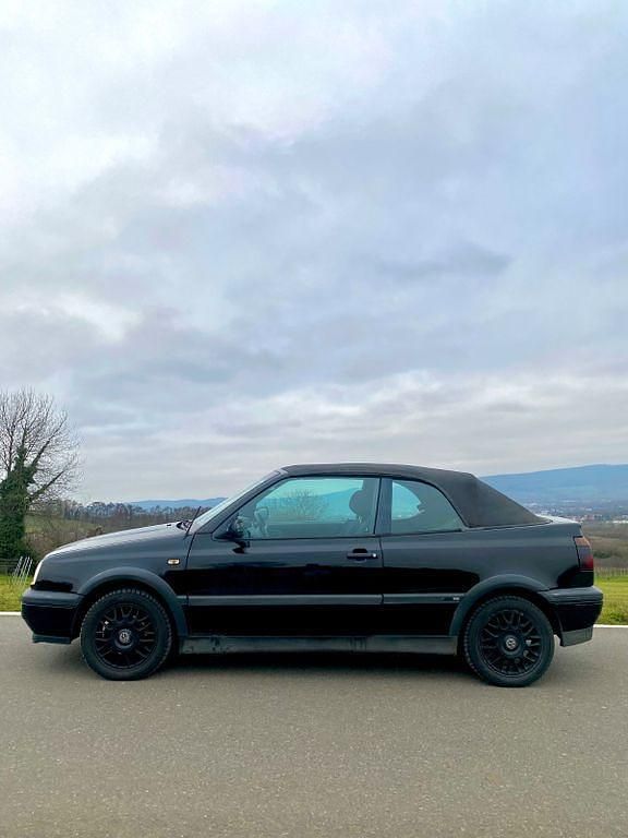 Gebraucht VW Golf Cabriolet 101 PS (74 kW) 1998 Schwarz Cabrio