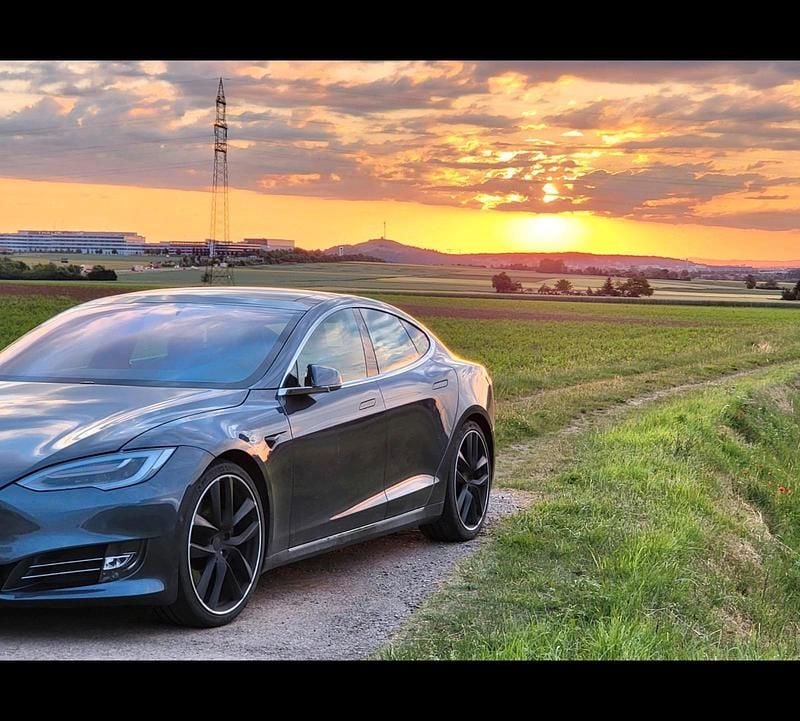 Second-hand Tesla Model S 386 kW (525 CP) 2018 Gri Hatchback