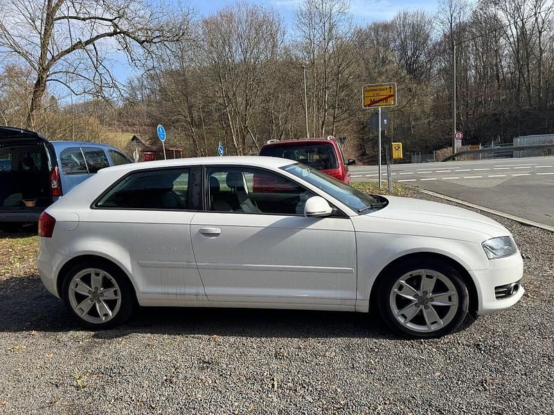 Gebraucht Audi A3 Basis 125 PS (91 kW) 2009 Weiß Kleinwagen