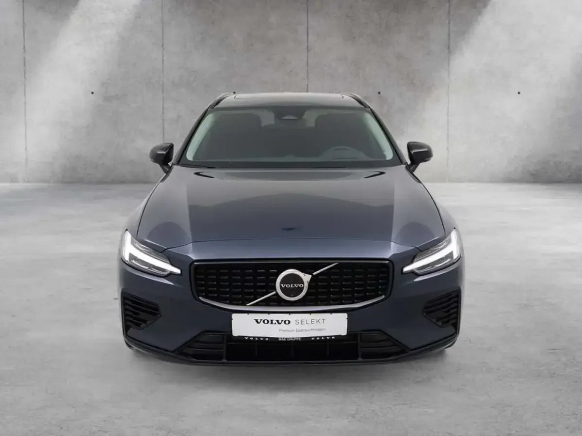 Gebraucht Volvo V60 Ultra 455 PS (334 kW) 2025 Blau Kombi