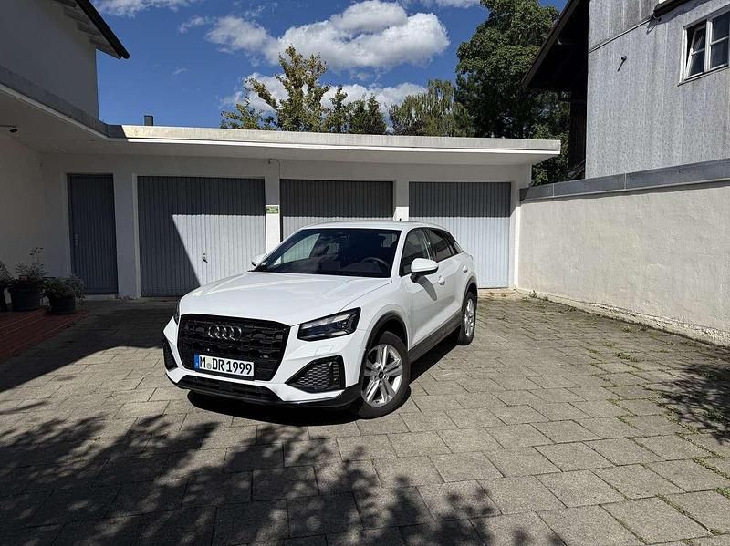 Weiß Gebraucht 2022 Audi Q2 Advanced Plus SUV | 29.990 € (Etwas zu teuer) - Bild 1/4