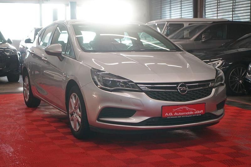 Gebraucht Opel Astra 105 PS (77 kW) 2018 Silber Limousine