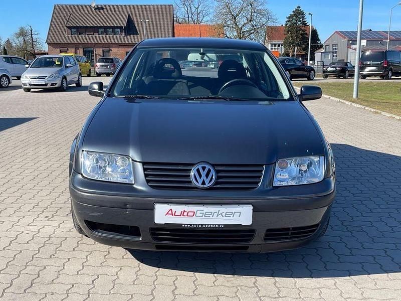 Second-hand VW Bora 68 CP (50 kW) 2000 Gri Berlinǎ