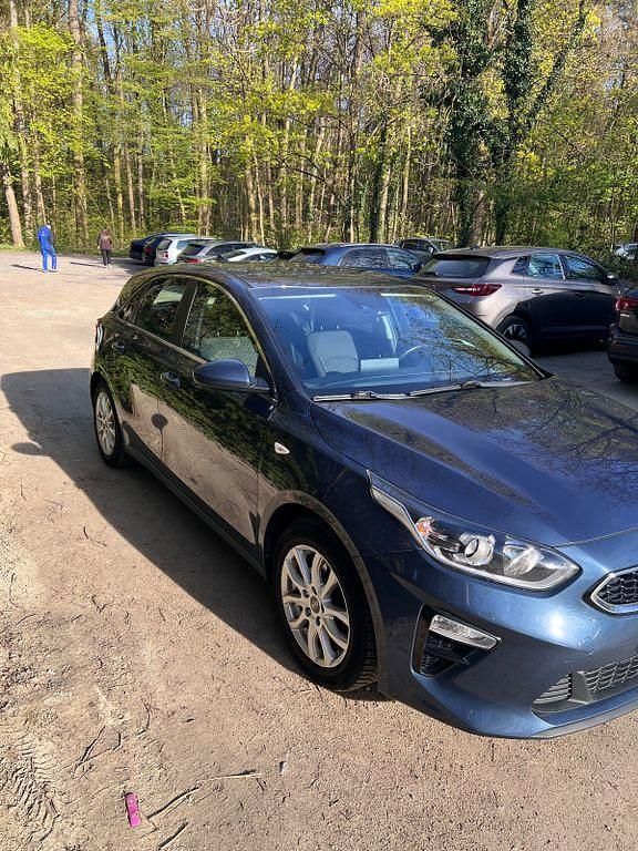 Gebraucht Kia Ceed Attract 99 PS (72 kW) 2019 Blau Kleinwagen