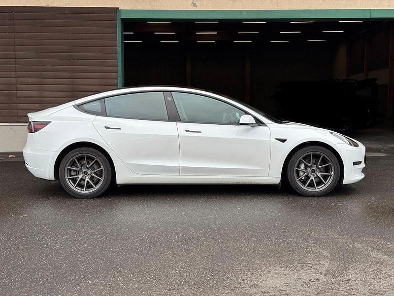 Gebraucht Tesla Model 3 324 kW (441 PS) 2023 Weiß Limousine