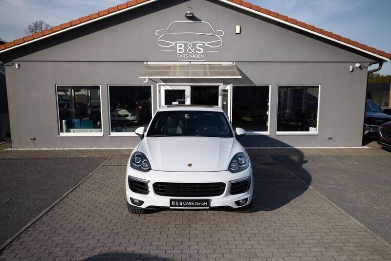 Weiß Gebraucht 2017 Porsche Cayenne S E-Hybrid Platinum Edition SUV | 34.500 € (Fairer Preis) - Bild 1/4
