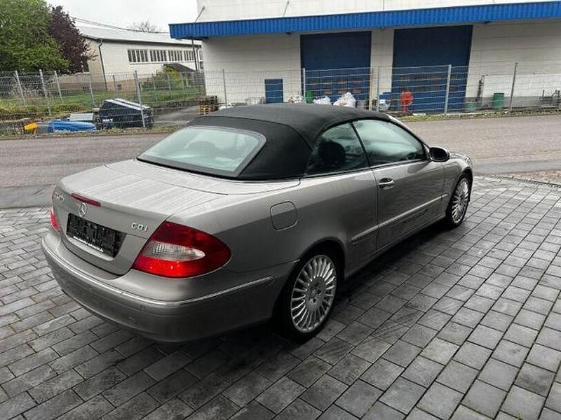 Gebraucht Mercedes CLK320 224 PS (164 kW) 2008 Silber Cabrio