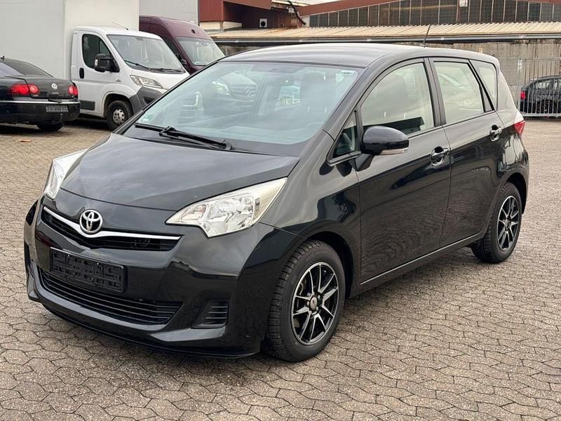 Gebraucht Toyota Verso-S Life 90 PS (66 kW) 2011 Schwarz Van / Kleinbus