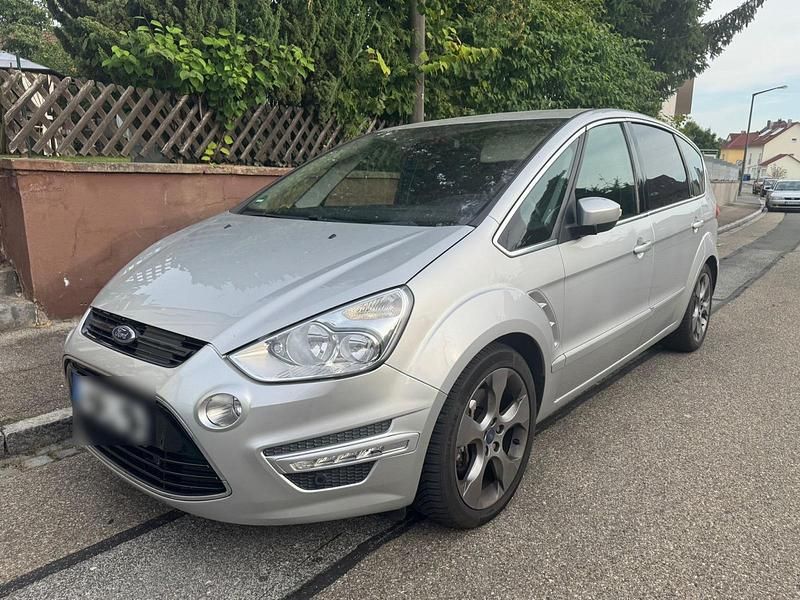 Grau Gebraucht 2010 Ford S-MAX Titanium Van / Kleinbus | 3.999 € (Superpreis) - Bild 1/4