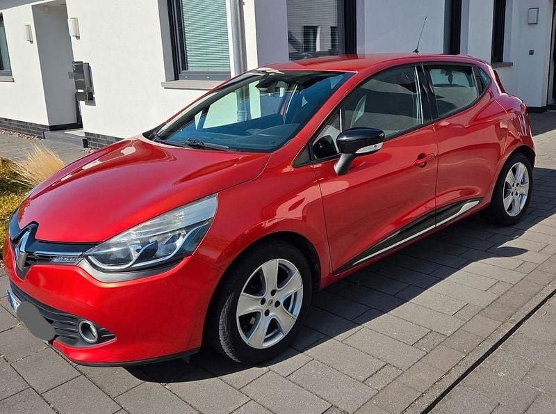Rot Gebraucht 2014 Renault Clio IV Initiale Paris Limousine | 6.400 € (Fairer Preis) - Bild 1/4
