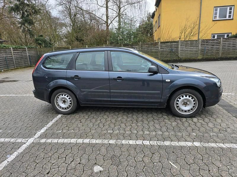 Gebraucht Ford Focus 101 PS (74 kW) 2006 Grau Kombi