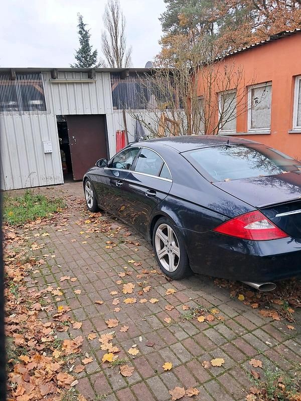 Schwarz Gebraucht 2005 Mercedes CLS350 Limousine | 4.990 € (Superpreis) - Bild 1/4